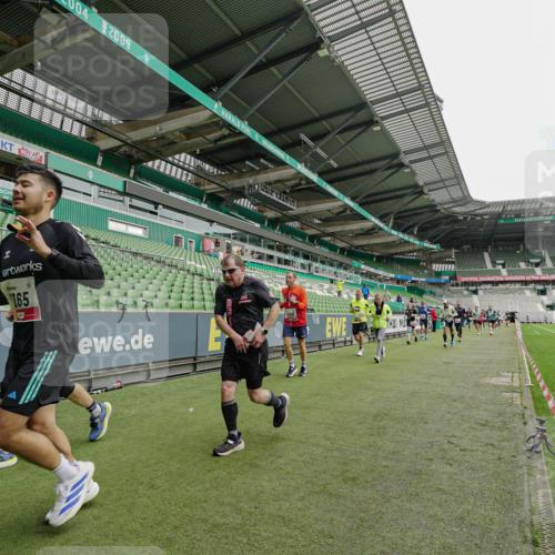 05.10.2025 - 20. swb-Marathon Bremen Michael Burmester http://msf.ph/oto/9232677 05.10.2025 12:54:05 Laufen im Stadion 53, 89, 132, 250, 289, 368, 458, 496, 504, 507, 524, 756, 869, 950, 1009, 1020, 1164, 1165, 1428, 1460, 1489, 1517, 1608, 1656, 1690, 1729, 1736, 1868, 1873, 1896, 1943, 1976, 2030, 2050, 2250, 2288, 2573, 2841, 2871, 3212, 3363, 3913, 4294, 4611, 5022, 5024, 5206, 5425, 5571, 5576, 5944, 5978, 6244, 6348, 6359, 6583, 6806, 7232, 7255, 7279, 7508, 7617, 7835, 7905, 8499, 8511, 8611, 248, 869, 1538, 1667, 3553, 4729, 5579, 6492, 7255, 7408, 8238, 8709 meine-sportfotos.de
