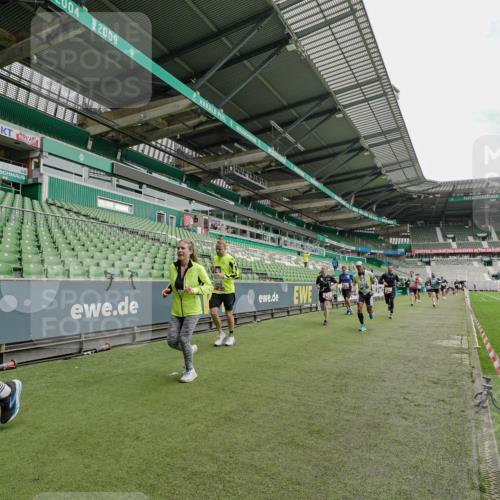 05.10.2025 - 20. swb-Marathon Bremen Michael Burmester http://msf.ph/oto/9232694 05.10.2025 12:54:08 Laufen im Stadion 53, 89, 132, 250, 289, 368, 458, 496, 504, 507, 524, 756, 950, 1009, 1020, 1164, 1165, 1428, 1460, 1489, 1517, 1543, 1608, 1656, 1690, 1729, 1736, 1868, 1873, 1896, 1943, 1976, 2030, 2050, 2250, 2288, 2573, 2841, 2871, 3212, 3363, 3703, 3913, 4294, 4611, 5022, 5024, 5206, 5425, 5571, 5576, 5944, 5978, 6244, 6348, 6359, 6583, 6806, 6853, 7232, 7279, 7508, 7617, 7835, 7905, 8499, 8511, 8611, 248, 869, 1538, 1667, 3553, 4729, 5579, 6492, 7255, 7408, 8238, 8709 meine-sportfotos.de