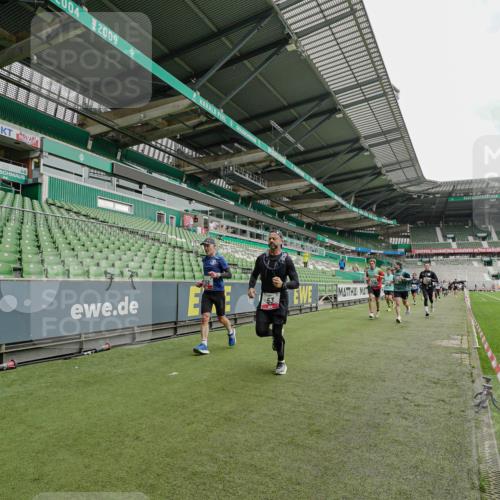 05.10.2025 - 20. swb-Marathon Bremen Michael Burmester http://msf.ph/oto/9232722 05.10.2025 12:54:11 Laufen im Stadion 53, 89, 132, 250, 289, 368, 458, 496, 504, 507, 524, 756, 950, 1009, 1020, 1164, 1165, 1428, 1460, 1489, 1517, 1543, 1608, 1656, 1690, 1729, 1736, 1873, 1896, 1943, 1976, 2030, 2050, 2250, 2288, 2573, 2841, 2871, 3193, 3212, 3363, 3436, 3703, 3913, 4294, 4595, 4611, 4949, 5022, 5024, 5206, 5571, 5576, 5666, 5978, 6244, 6348, 6359, 6583, 6853, 7232, 7279, 7494, 7508, 7617, 7835, 8499, 8511, 8611, 8737, 869, 1538, 3553, 7255, 7408, 8238, 8709 meine-sportfotos.de