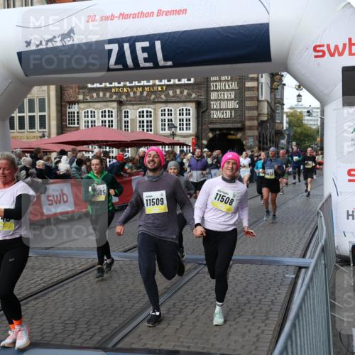 05.10.2025 - 20. swb-Marathon Bremen Yannick Fuchs http://msf.ph/oto/9232781 05.10.2025 11:03:27 Ziel 9225, 9246, 9325, 10142, 10405, 10471, 10926, 10963, 11103, 11124, 11390, 11467, 11502, 11508, 11509 meine-sportfotos.de
