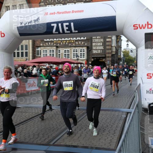 05.10.2025 - 20. swb-Marathon Bremen Yannick Fuchs http://msf.ph/oto/9232794 05.10.2025 11:03:27 Ziel 9225, 9246, 9325, 10142, 10405, 10471, 10926, 10963, 11103, 11124, 11390, 11467, 11502, 11508, 11509 meine-sportfotos.de