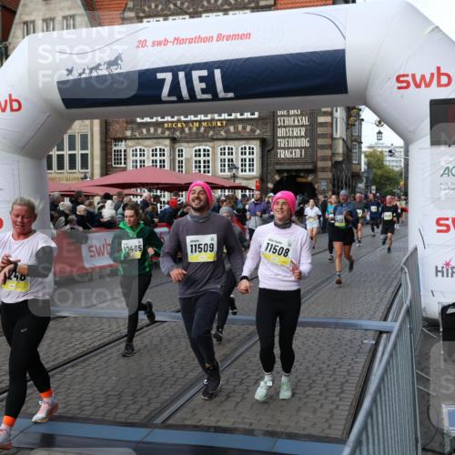 05.10.2025 - 20. swb-Marathon Bremen Yannick Fuchs http://msf.ph/oto/9232802 05.10.2025 11:03:27 Ziel 9225, 9246, 9325, 10142, 10405, 10471, 10926, 10963, 11103, 11124, 11390, 11467, 11502, 11508, 11509 meine-sportfotos.de