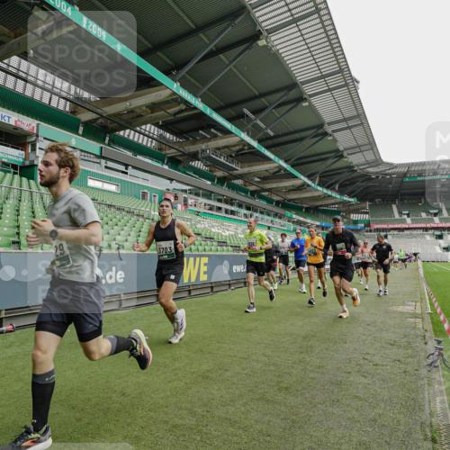 05.10.2025 - 20. swb-Marathon Bremen Michael Burmester http://msf.ph/oto/9232809 05.10.2025 12:54:23 Laufen im Stadion 53, 89, 132, 250, 289, 368, 458, 496, 504, 507, 524, 756, 950, 1020, 1165, 1308, 1428, 1460, 1489, 1517, 1543, 1608, 1690, 1729, 1736, 1873, 1896, 1897, 1943, 1976, 2024, 2180, 2274, 2573, 2767, 2841, 2871, 3193, 3212, 3224, 3359, 3436, 3703, 3913, 4595, 4611, 4837, 4949, 4958, 5022, 5024, 5206, 5576, 5666, 5869, 5978, 6244, 6348, 6359, 6583, 6683, 6853, 7232, 7279, 7494, 7508, 7814, 7835, 7928, 7986, 8511, 8611, 8653, 8737, 869, 1538, 7255, 8709 meine-sportfotos.de