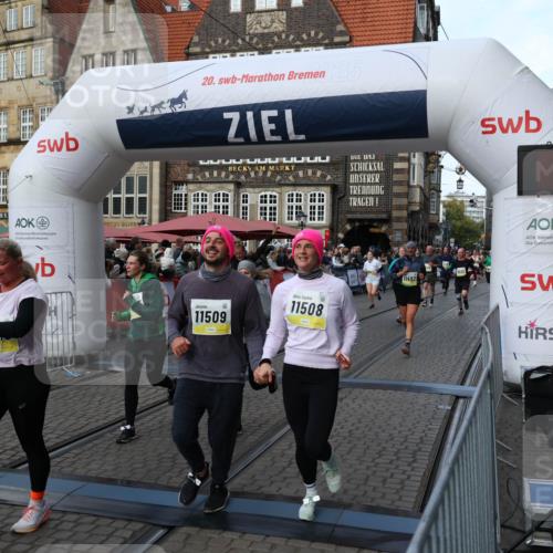 05.10.2025 - 20. swb-Marathon Bremen Yannick Fuchs http://msf.ph/oto/9232820 05.10.2025 11:03:28 Ziel 9224, 9225, 9246, 9325, 10142, 10405, 10963, 11103, 11124, 11390, 11467, 11502, 11508, 11509 meine-sportfotos.de