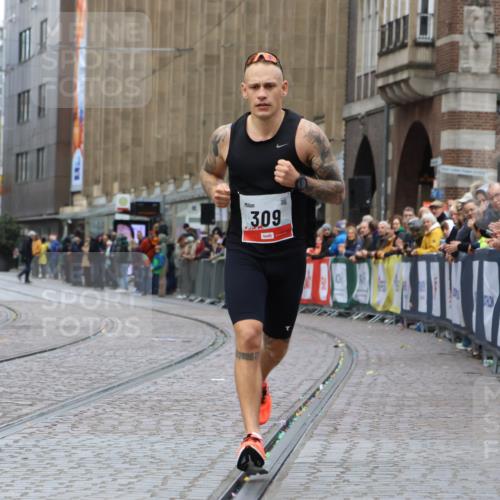 05.10.2025 - 20. swb-Marathon Bremen Strokosch-Dieckow http://msf.ph/oto/9232828 05.10.2025 12:32:35 Ziel 309 meine-sportfotos.de