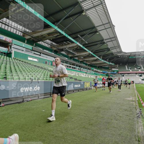 05.10.2025 - 20. swb-Marathon Bremen Michael Burmester http://msf.ph/oto/9232849 05.10.2025 12:54:27 Laufen im Stadion 53, 89, 132, 250, 289, 368, 458, 496, 504, 507, 524, 756, 950, 1020, 1165, 1308, 1428, 1460, 1474, 1489, 1517, 1543, 1608, 1690, 1729, 1736, 1873, 1896, 1897, 1943, 1976, 2024, 2180, 2265, 2274, 2573, 2767, 2841, 3193, 3212, 3224, 3359, 3436, 3531, 3703, 3913, 4257, 4595, 4611, 4837, 4949, 4958, 5022, 5024, 5206, 5452, 5576, 5666, 5869, 5978, 6244, 6348, 6359, 6583, 6683, 6853, 7232, 7279, 7494, 7508, 7814, 7835, 7928, 7986, 8511, 8611, 8642, 8653, 8737 meine-sportfotos.de