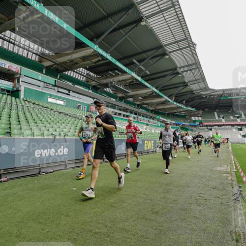 05.10.2025 - 20. swb-Marathon Bremen Michael Burmester http://msf.ph/oto/9232858 05.10.2025 12:54:30 Laufen im Stadion 53, 82, 89, 104, 132, 250, 289, 368, 417, 458, 496, 504, 507, 524, 756, 950, 1165, 1308, 1460, 1474, 1483, 1489, 1517, 1543, 1608, 1690, 1721, 1729, 1736, 1873, 1896, 1897, 1976, 2024, 2180, 2265, 2274, 2573, 2767, 2841, 3069, 3193, 3212, 3224, 3359, 3436, 3531, 3703, 3848, 3913, 4257, 4595, 4611, 4837, 4949, 4958, 5022, 5024, 5206, 5452, 5576, 5666, 5869, 5978, 6244, 6348, 6359, 6583, 6683, 6853, 7232, 7279, 7494, 7508, 7814, 7928, 7986, 8511, 8611, 8642, 8653, 8737, 89, 368 meine-sportfotos.de