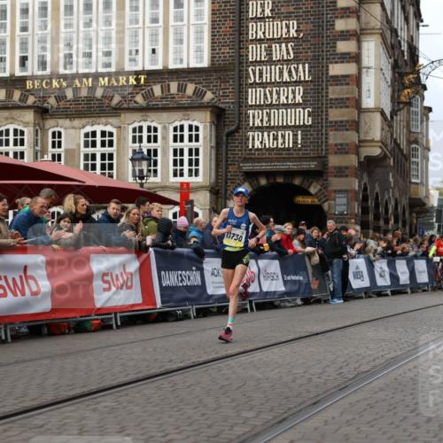 05.10.2025 - 20. swb-Marathon Bremen Yannick Fuchs http://msf.ph/oto/9232861 05.10.2025 10:32:42 Ziel 9280, 11730 meine-sportfotos.de
