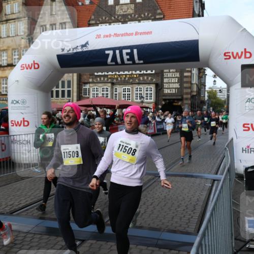 05.10.2025 - 20. swb-Marathon Bremen Yannick Fuchs http://msf.ph/oto/9232868 05.10.2025 11:03:28 Ziel 9224, 9225, 9246, 9325, 10142, 10405, 10963, 11103, 11124, 11390, 11467, 11502, 11508, 11509 meine-sportfotos.de