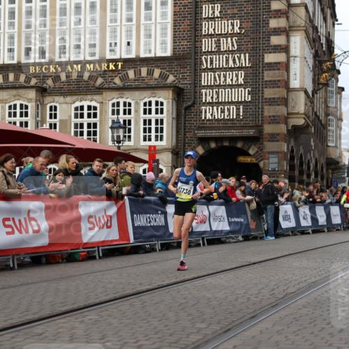 05.10.2025 - 20. swb-Marathon Bremen Yannick Fuchs http://msf.ph/oto/9232870 05.10.2025 10:32:42 Ziel 9280, 11730 meine-sportfotos.de