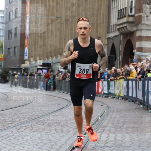 05.10.2025 - 20. swb-Marathon Bremen Strokosch-Dieckow http://msf.ph/oto/9232885 05.10.2025 12:32:35 Ziel 309 meine-sportfotos.de