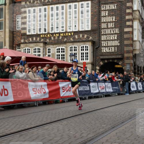 05.10.2025 - 20. swb-Marathon Bremen Yannick Fuchs http://msf.ph/oto/9232894 05.10.2025 10:32:42 Ziel 9280, 11730 meine-sportfotos.de