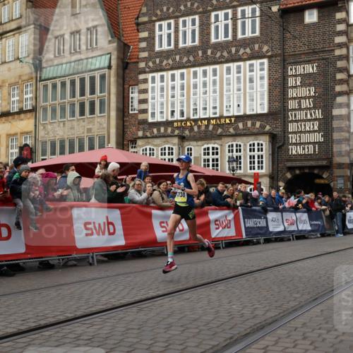 05.10.2025 - 20. swb-Marathon Bremen Yannick Fuchs http://msf.ph/oto/9232921 05.10.2025 10:32:43 Ziel 9280, 11730 meine-sportfotos.de