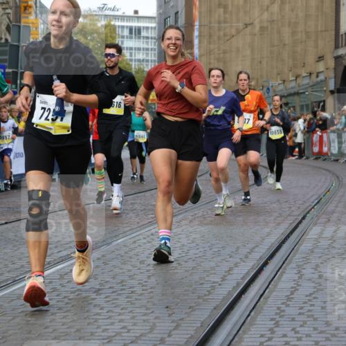 05.10.2025 - 20. swb-Marathon Bremen Strokosch-Dieckow http://msf.ph/oto/9232932 05.10.2025 10:53:24 Ziel 7193, 7251, 9263, 9539, 9717, 9868, 9957, 10057, 10302, 10317, 10335, 10369, 10468, 10655, 10934, 11174, 11545, 11616, 11716 meine-sportfotos.de
