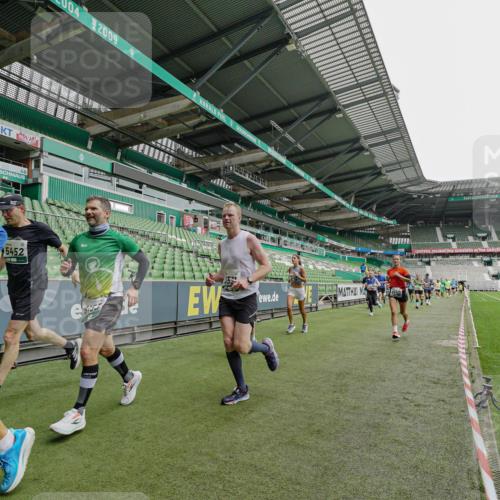 05.10.2025 - 20. swb-Marathon Bremen Michael Burmester http://msf.ph/oto/9232956 05.10.2025 12:54:40 Laufen im Stadion 53, 82, 104, 124, 132, 169, 289, 319, 417, 504, 524, 756, 944, 950, 1165, 1308, 1474, 1483, 1517, 1543, 1721, 1729, 1873, 1896, 1897, 1945, 1976, 2024, 2180, 2265, 2274, 2431, 2573, 2767, 2841, 3069, 3193, 3212, 3224, 3359, 3436, 3531, 3703, 3848, 4257, 4595, 4672, 4816, 4837, 4949, 4958, 5022, 5206, 5452, 5666, 5869, 5978, 6184, 6583, 6683, 6853, 7052, 7232, 7279, 7494, 7508, 7814, 7928, 7986, 8642, 8653, 8737, 89, 250, 368, 458, 507, 950, 1460, 1489 meine-sportfotos.de