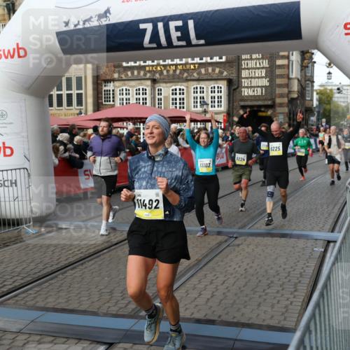 05.10.2025 - 20. swb-Marathon Bremen Yannick Fuchs http://msf.ph/oto/9232961 05.10.2025 11:03:30 Ziel 7776, 9224, 9225, 9246, 9308, 9325, 10142, 10405, 10446, 10963, 10995, 11103, 11124, 11236, 11467, 11502, 11508, 11509 meine-sportfotos.de