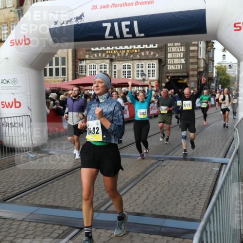 05.10.2025 - 20. swb-Marathon Bremen Yannick Fuchs http://msf.ph/oto/9232978 05.10.2025 11:03:30 Ziel 7776, 9224, 9225, 9246, 9308, 9325, 10142, 10405, 10446, 10963, 10995, 11103, 11124, 11236, 11467, 11502, 11508, 11509 meine-sportfotos.de