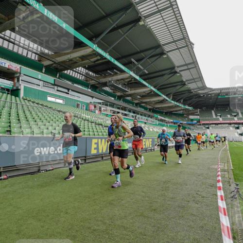 05.10.2025 - 20. swb-Marathon Bremen Michael Burmester http://msf.ph/oto/9232996 05.10.2025 12:54:46 Laufen im Stadion 53, 82, 104, 124, 132, 169, 289, 319, 417, 504, 524, 756, 944, 1308, 1474, 1483, 1517, 1543, 1721, 1896, 1897, 1945, 1976, 2024, 2180, 2265, 2274, 2431, 2494, 2573, 2642, 2767, 2841, 3069, 3193, 3212, 3224, 3359, 3436, 3531, 3703, 3848, 4257, 4595, 4672, 4816, 4837, 4919, 4949, 4958, 5022, 5206, 5452, 5666, 5869, 5978, 6184, 6583, 6683, 6853, 7052, 7232, 7279, 7494, 7508, 7814, 7928, 7986, 8642, 8653, 8737, 89, 250, 368, 458, 507, 950, 1165, 1460, 1489 meine-sportfotos.de