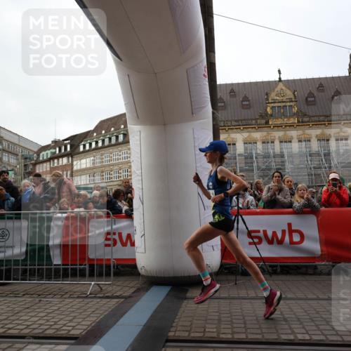05.10.2025 - 20. swb-Marathon Bremen Yannick Fuchs http://msf.ph/oto/9233024 05.10.2025 10:32:44 Ziel 9280, 11730 meine-sportfotos.de
