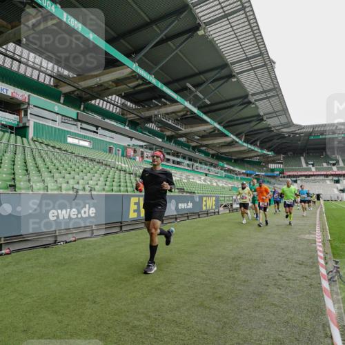 05.10.2025 - 20. swb-Marathon Bremen Michael Burmester http://msf.ph/oto/9233030 05.10.2025 12:54:49 Laufen im Stadion 53, 82, 104, 124, 132, 169, 289, 319, 417, 504, 524, 756, 944, 1308, 1474, 1483, 1517, 1543, 1721, 1896, 1897, 1945, 1976, 2024, 2180, 2265, 2274, 2431, 2494, 2573, 2642, 2767, 2841, 3069, 3193, 3212, 3224, 3359, 3436, 3531, 3703, 3848, 4257, 4595, 4672, 4816, 4837, 4919, 4949, 4958, 5022, 5206, 5452, 5666, 5869, 5978, 6184, 6583, 6683, 6853, 7052, 7232, 7279, 7494, 7508, 7814, 7928, 7986, 8642, 8653, 8737, 89, 250, 368, 458, 507, 950, 1165, 1460, 1489 meine-sportfotos.de