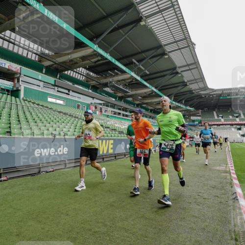05.10.2025 - 20. swb-Marathon Bremen Michael Burmester http://msf.ph/oto/9233038 05.10.2025 12:54:51 Laufen im Stadion 53, 82, 104, 124, 132, 169, 289, 319, 417, 504, 524, 663, 756, 944, 1308, 1474, 1483, 1543, 1721, 1737, 1896, 1897, 1945, 1976, 2024, 2180, 2265, 2274, 2431, 2494, 2573, 2642, 2767, 2841, 3069, 3193, 3212, 3224, 3359, 3436, 3531, 3703, 3848, 4257, 4595, 4672, 4771, 4816, 4837, 4919, 4949, 4958, 5022, 5034, 5206, 5452, 5666, 5869, 5978, 6184, 6583, 6649, 6683, 6853, 7052, 7279, 7494, 7508, 7814, 7928, 7986, 8642, 8653, 8737, 250, 458, 507, 756, 950, 1165, 1460, 1489 meine-sportfotos.de