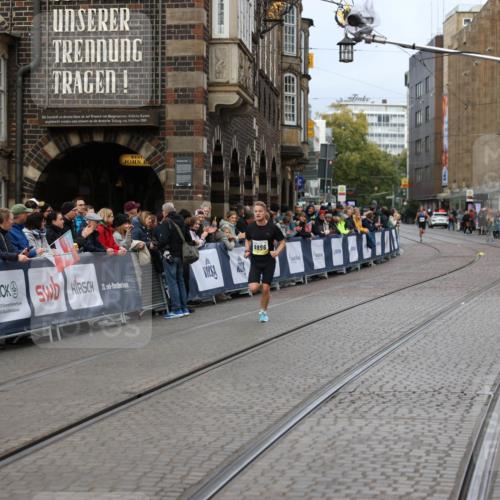 05.10.2025 - 20. swb-Marathon Bremen Yannick Fuchs http://msf.ph/oto/9233049 05.10.2025 10:32:50 Ziel 11730 meine-sportfotos.de