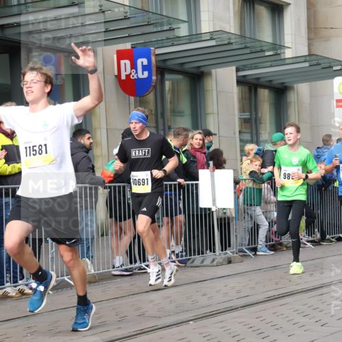 05.10.2025 - 20. swb-Marathon Bremen Strokosch-Dieckow http://msf.ph/oto/9233056 05.10.2025 10:41:43 Ziel 8187, 9364, 9504, 9849, 9884, 10104, 10155, 10691, 10838, 10880, 11217, 11422, 11581, 11710, 8187, 9364, 9504, 9849, 9884, 10104, 10155, 10691, 10838, 10880, 11217, 11422, 11581, 11710 meine-sportfotos.de