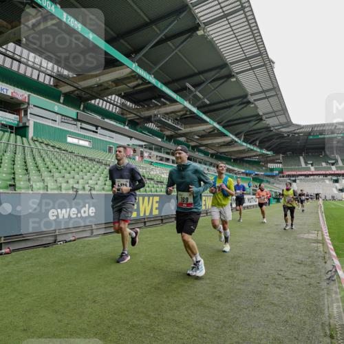 05.10.2025 - 20. swb-Marathon Bremen Michael Burmester http://msf.ph/oto/9233085 05.10.2025 12:54:58 Laufen im Stadion 82, 104, 124, 132, 169, 289, 319, 417, 504, 663, 944, 1308, 1474, 1483, 1543, 1721, 1737, 1896, 1897, 1945, 1976, 2022, 2024, 2180, 2265, 2274, 2431, 2494, 2573, 2642, 2767, 2841, 3069, 3193, 3212, 3224, 3359, 3436, 3531, 3703, 3848, 4257, 4595, 4672, 4771, 4816, 4823, 4837, 4919, 4949, 4958, 5022, 5034, 5206, 5452, 5666, 5869, 5978, 6184, 6527, 6583, 6649, 6683, 6853, 7052, 7279, 7494, 7814, 7928, 7986, 8642, 8653, 8737, 53, 507, 524, 756, 950, 1165, 2841, 3212 meine-sportfotos.de