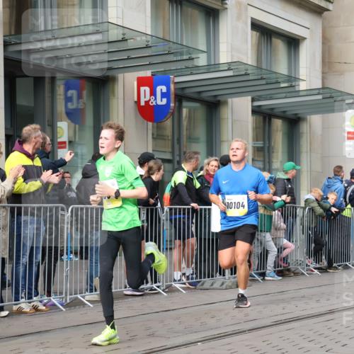 05.10.2025 - 20. swb-Marathon Bremen Strokosch-Dieckow http://msf.ph/oto/9233088 05.10.2025 10:41:44 Ziel 8187, 9364, 9504, 9849, 9884, 10104, 10155, 10691, 10838, 10880, 11217, 11422, 11581, 11710, 8187, 9364, 9504, 9849, 9884, 10104, 10155, 10691, 10838, 10880, 11217, 11422, 11581, 11710 meine-sportfotos.de