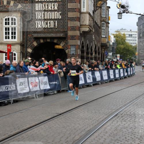 05.10.2025 - 20. swb-Marathon Bremen Yannick Fuchs http://msf.ph/oto/9233091 05.10.2025 10:32:51 Ziel 9996, 11730 meine-sportfotos.de
