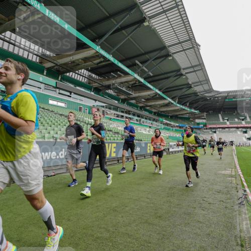 05.10.2025 - 20. swb-Marathon Bremen Michael Burmester http://msf.ph/oto/9233106 05.10.2025 12:54:59 Laufen im Stadion 82, 104, 124, 132, 169, 289, 319, 417, 504, 663, 944, 1308, 1474, 1483, 1543, 1721, 1737, 1896, 1897, 1945, 1976, 2022, 2024, 2180, 2265, 2274, 2431, 2494, 2573, 2642, 2767, 3069, 3193, 3224, 3359, 3436, 3489, 3531, 3703, 3848, 4257, 4595, 4672, 4771, 4816, 4823, 4837, 4919, 4949, 4958, 5022, 5034, 5206, 5452, 5666, 5869, 5978, 6184, 6527, 6583, 6649, 6683, 6853, 7052, 7279, 7494, 7814, 7928, 7986, 8642, 8653, 8737, 53, 524, 756, 950, 1165, 1976, 2841, 3212 meine-sportfotos.de