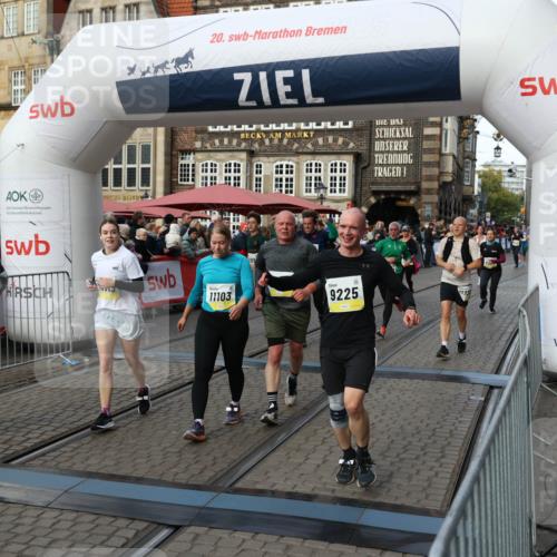 05.10.2025 - 20. swb-Marathon Bremen Yannick Fuchs http://msf.ph/oto/9233117 05.10.2025 11:03:32 Ziel 7776, 9224, 9225, 9246, 9308, 10142, 10405, 10446, 10963, 10995, 11103, 11124, 11150, 11236, 11467, 11502, 11508, 11509 meine-sportfotos.de