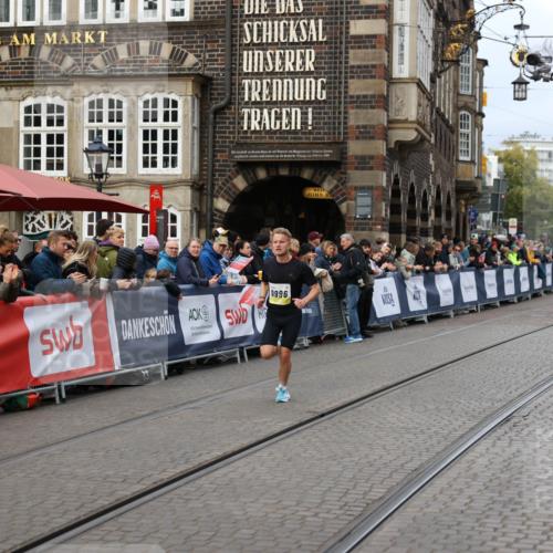 05.10.2025 - 20. swb-Marathon Bremen Yannick Fuchs http://msf.ph/oto/9233136 05.10.2025 10:32:52 Ziel 9996 meine-sportfotos.de