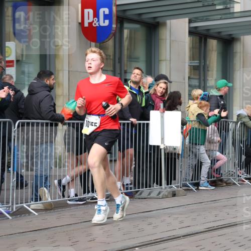 05.10.2025 - 20. swb-Marathon Bremen Strokosch-Dieckow http://msf.ph/oto/9233158 05.10.2025 10:41:46 Ziel 8187, 9364, 9504, 9849, 9884, 10104, 10155, 10691, 10838, 11217, 11422, 8187, 9364, 9504, 9849, 9884, 10104, 10155, 10691, 10838, 11217, 11422 meine-sportfotos.de