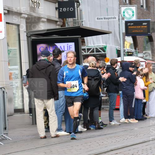 05.10.2025 - 20. swb-Marathon Bremen Strokosch-Dieckow http://msf.ph/oto/9233168 05.10.2025 10:41:47 Ziel 8187, 9364, 9504, 9849, 10104, 10155, 10691, 10838, 11217, 11422, 8187, 9364, 9504, 9849, 10104, 10155, 10691, 10838, 11217, 11422 meine-sportfotos.de
