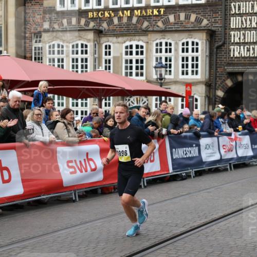 05.10.2025 - 20. swb-Marathon Bremen Yannick Fuchs http://msf.ph/oto/9233173 05.10.2025 10:32:53 Ziel 9996 meine-sportfotos.de