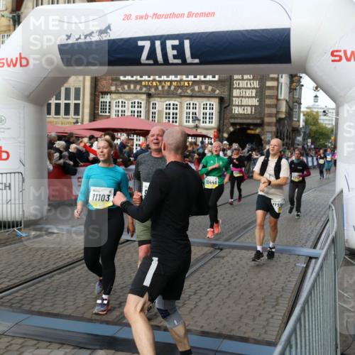 05.10.2025 - 20. swb-Marathon Bremen Yannick Fuchs http://msf.ph/oto/9233184 05.10.2025 11:03:33 Ziel 7776, 9224, 9225, 9308, 10405, 10446, 10963, 10995, 11103, 11124, 11150, 11236, 11467, 11502, 11508, 11509 meine-sportfotos.de