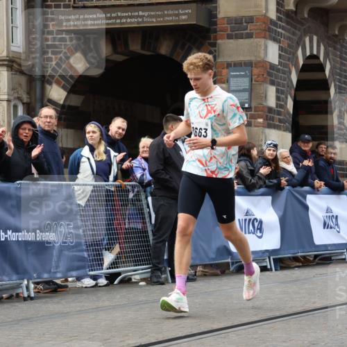 05.10.2025 - 20. swb-Marathon Bremen Strokosch-Dieckow http://msf.ph/oto/9233185 05.10.2025 12:34:13 Ziel 888, 1663 meine-sportfotos.de