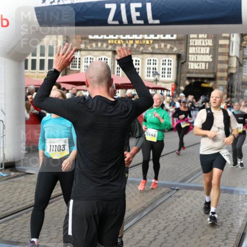 05.10.2025 - 20. swb-Marathon Bremen Yannick Fuchs http://msf.ph/oto/9233193 05.10.2025 11:03:33 Ziel 7776, 9224, 9225, 9308, 10405, 10446, 10963, 10995, 11103, 11124, 11150, 11236, 11467, 11502, 11508, 11509 meine-sportfotos.de