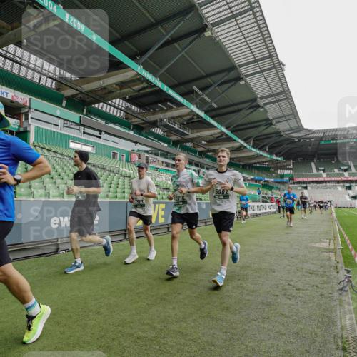 05.10.2025 - 20. swb-Marathon Bremen Michael Burmester http://msf.ph/oto/9233198 05.10.2025 12:55:14 Laufen im Stadion 82, 104, 124, 169, 319, 417, 663, 760, 944, 1308, 1326, 1474, 1483, 1531, 1721, 1737, 1897, 1910, 1945, 2022, 2024, 2180, 2265, 2274, 2431, 2494, 2605, 2642, 2716, 2767, 3069, 3224, 3359, 3489, 3531, 3838, 3848, 3944, 4212, 4257, 4672, 4771, 4816, 4823, 4837, 4919, 4958, 5034, 5093, 5152, 5177, 5452, 5554, 5833, 5869, 5907, 6106, 6184, 6276, 6527, 6649, 7052, 7814, 7928, 7986, 8642, 8653, 53, 132, 289, 504, 1896, 1976, 2573, 2841, 3212, 5022, 5206, 5978 meine-sportfotos.de
