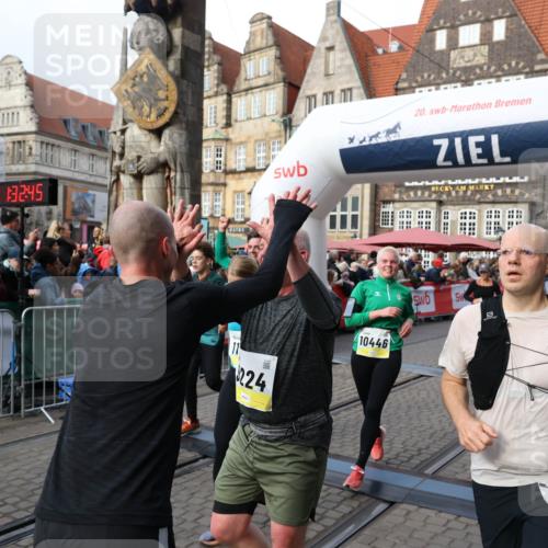 05.10.2025 - 20. swb-Marathon Bremen Yannick Fuchs http://msf.ph/oto/9233229 05.10.2025 11:03:34 Ziel 7776, 9224, 9225, 9308, 9498, 9850, 10446, 10963, 10995, 11103, 11124, 11150, 11236, 11467, 11502 meine-sportfotos.de