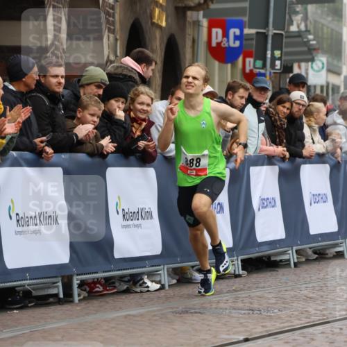 05.10.2025 - 20. swb-Marathon Bremen Strokosch-Dieckow http://msf.ph/oto/9233234 05.10.2025 12:34:19 Ziel 888 meine-sportfotos.de