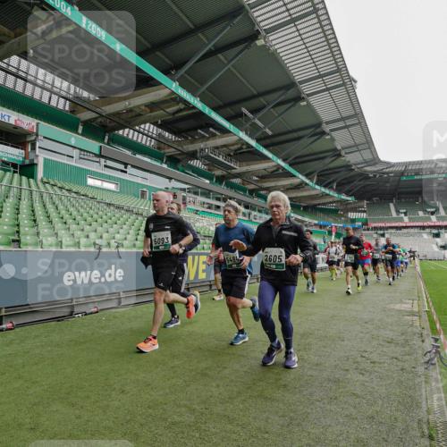 05.10.2025 - 20. swb-Marathon Bremen Michael Burmester http://msf.ph/oto/9233257 05.10.2025 12:55:30 Laufen im Stadion 78, 82, 124, 169, 240, 319, 417, 663, 760, 944, 1261, 1326, 1490, 1531, 1737, 1774, 1825, 1910, 1931, 1945, 2022, 2162, 2431, 2459, 2490, 2494, 2605, 2642, 2716, 2884, 2942, 3074, 3489, 3515, 3519, 3612, 3838, 3944, 4079, 4116, 4195, 4212, 4456, 4672, 4771, 4796, 4816, 4823, 4853, 4919, 5034, 5093, 5152, 5177, 5289, 5484, 5554, 5615, 5691, 5719, 5833, 5907, 6048, 6106, 6184, 6276, 6515, 6527, 6570, 6615, 6649, 6744, 6820, 6937, 7052, 8060, 82, 104 meine-sportfotos.de