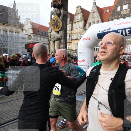 05.10.2025 - 20. swb-Marathon Bremen Yannick Fuchs http://msf.ph/oto/9233295 05.10.2025 11:03:35 Ziel 7776, 9224, 9225, 9308, 9498, 9850, 10446, 10963, 10995, 11103, 11124, 11150, 11236, 11502 meine-sportfotos.de