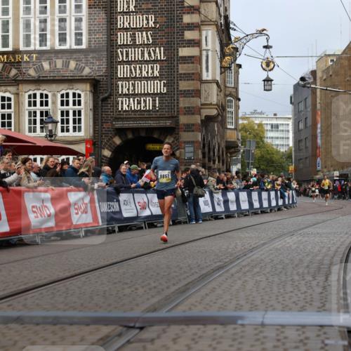 05.10.2025 - 20. swb-Marathon Bremen Yannick Fuchs http://msf.ph/oto/9233339 05.10.2025 10:34:28 Ziel 9851 meine-sportfotos.de