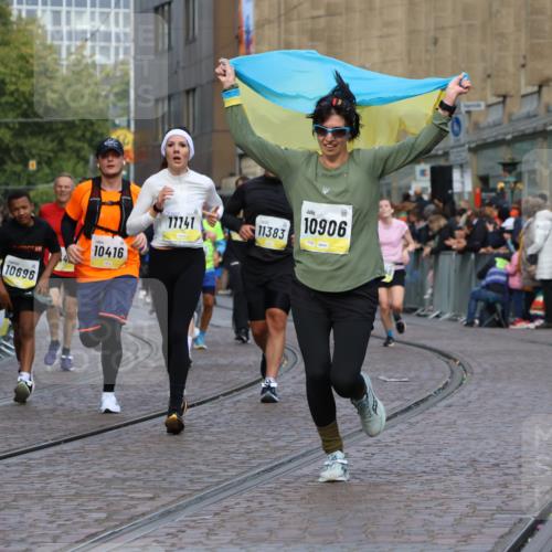 05.10.2025 - 20. swb-Marathon Bremen Strokosch-Dieckow http://msf.ph/oto/9233376 05.10.2025 10:53:44 Ziel 9494, 9934, 10020, 10416, 10696, 10906, 10966, 11141, 11383, 11445 meine-sportfotos.de