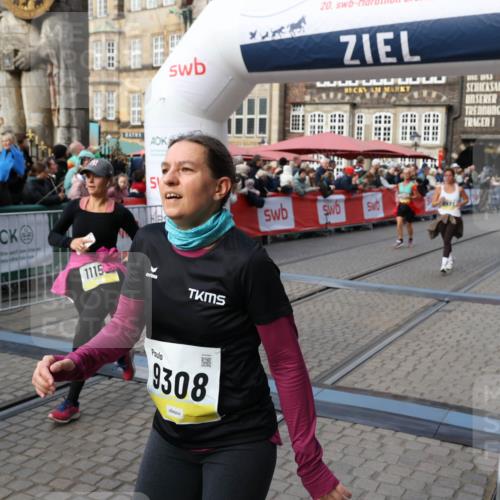 05.10.2025 - 20. swb-Marathon Bremen Yannick Fuchs http://msf.ph/oto/9233379 05.10.2025 11:03:36 Ziel 7776, 9224, 9225, 9308, 9486, 9498, 9850, 10446, 10963, 10995, 11103, 11124, 11150, 11236 meine-sportfotos.de