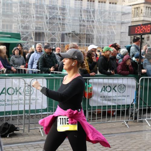 05.10.2025 - 20. swb-Marathon Bremen Yannick Fuchs http://msf.ph/oto/9233399 05.10.2025 11:03:37 Ziel 7199, 7776, 9224, 9225, 9308, 9486, 9498, 9850, 10446, 10963, 10995, 11103, 11150, 11236 meine-sportfotos.de