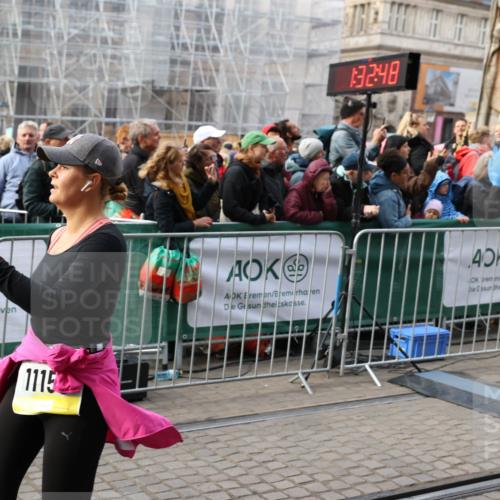 05.10.2025 - 20. swb-Marathon Bremen Yannick Fuchs http://msf.ph/oto/9233418 05.10.2025 11:03:38 Ziel 7199, 7776, 9224, 9308, 9486, 9498, 9850, 10446, 10995, 11150, 11236, 11522 meine-sportfotos.de
