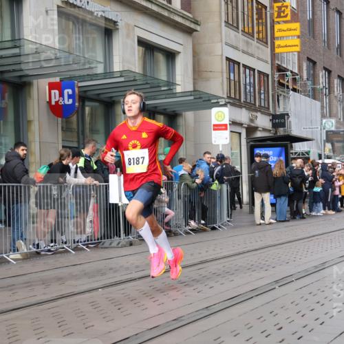 05.10.2025 - 20. swb-Marathon Bremen Strokosch-Dieckow http://msf.ph/oto/9233428 05.10.2025 10:42:06 Ziel 8187, 9700, 9775, 10208, 10375, 10838, 11217, 11230, 11422, 11725, 8187, 9700, 9775, 10208, 10375, 10838, 11217, 11230, 11422, 11725 meine-sportfotos.de